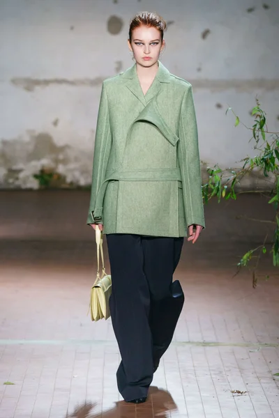 Look 53